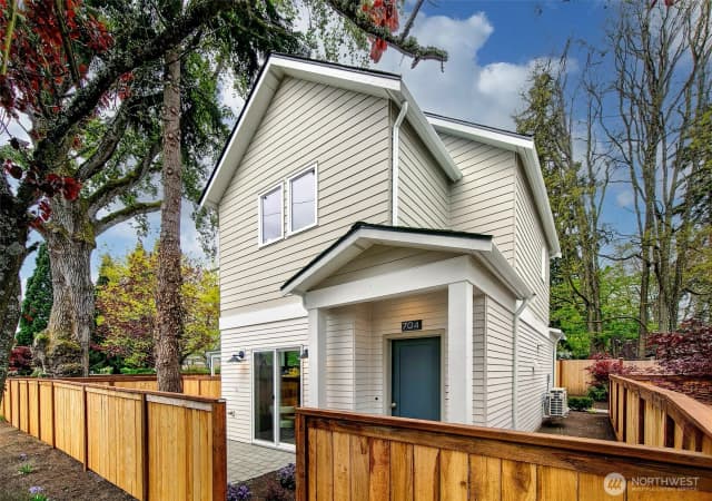 Property photo for 704 N 107th Street, Seattle photo 2