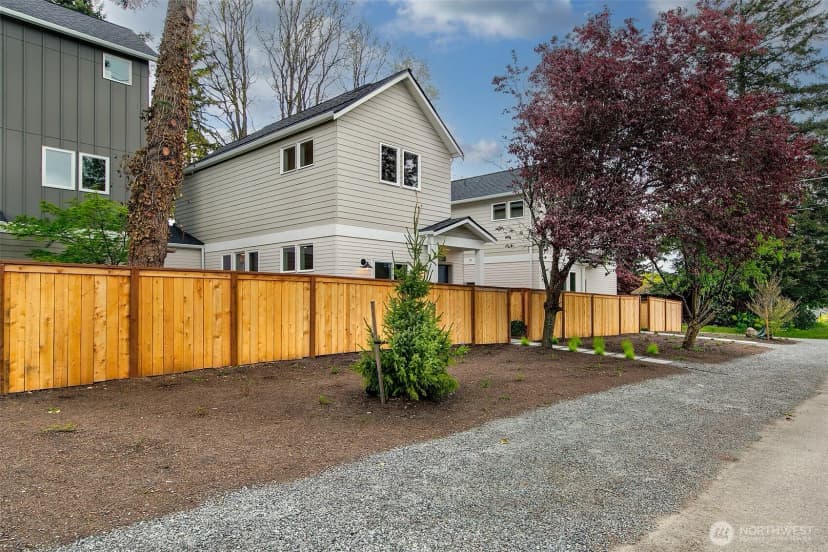 Property photo for 704 N 107th Street, Seattle photo 21