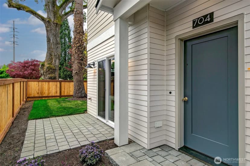 Property photo for 704 N 107th Street, Seattle photo 3