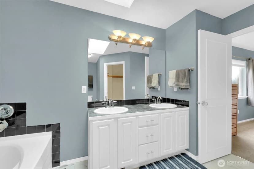 Property photo for 9505 S 214th Place, Kent photo 16