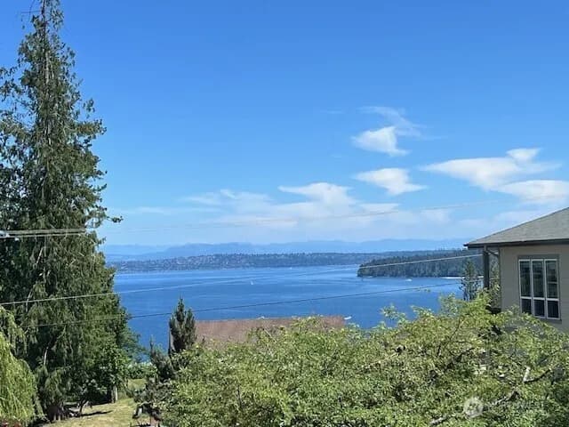 Property photo for 7548 E Grandview Street E, Port Orchard photo 17