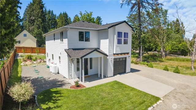 Property photo for 7548 E Grandview Street E, Port Orchard photo 2