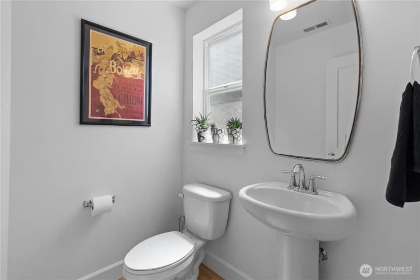 Property photo for 7548 E Grandview Street E, Port Orchard photo 14