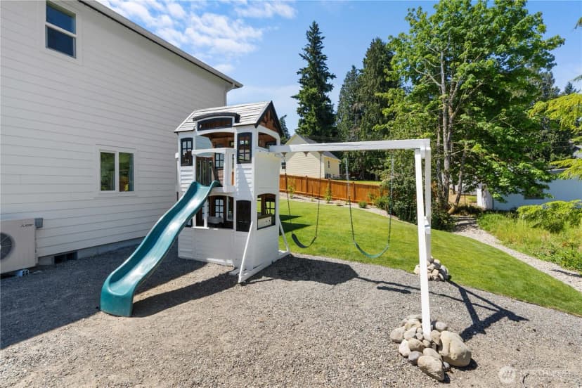Property photo for 7548 E Grandview Street E, Port Orchard photo 26