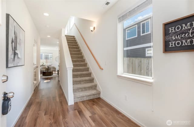 Property photo for 114 160th Place Sw, Lynnwood photo 3
