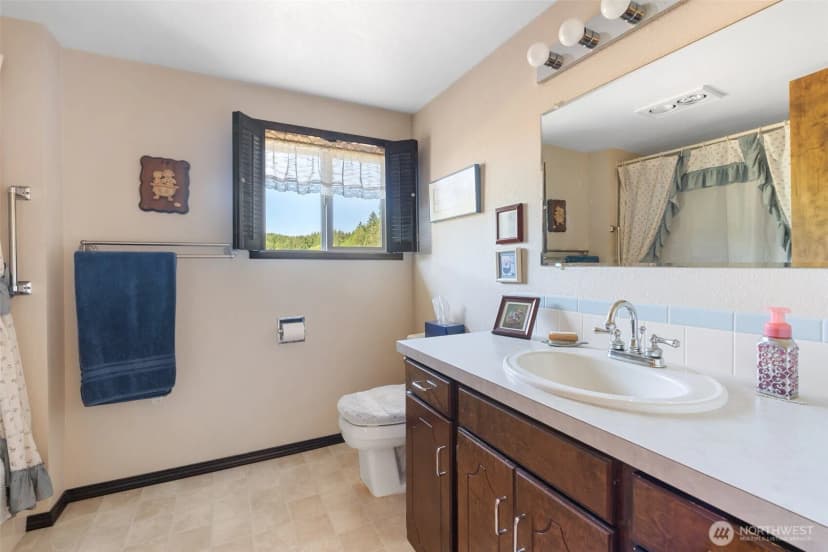 Property photo for 735 Coal Creek Road, Chehalis photo 21
