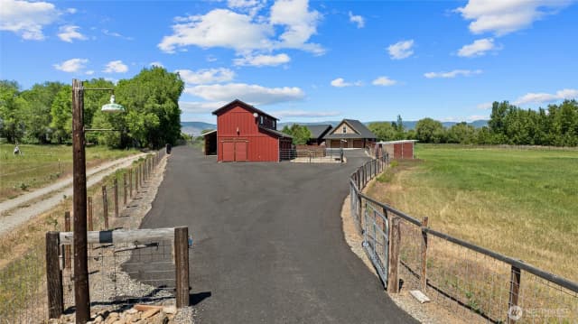Property photo for 2853 Game Farm Road, Ellensburg photo 3