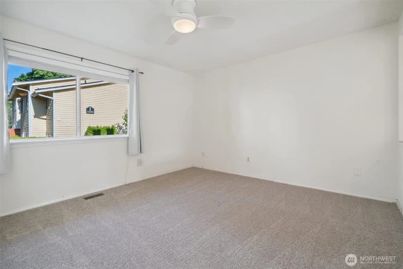 Property photo for 10030 Ne 120th Street #j2, Kirkland photo 31