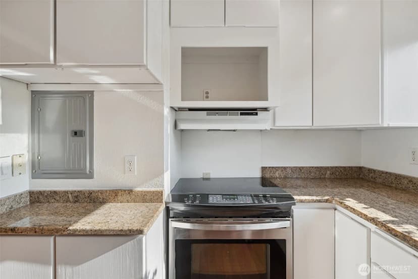 Property photo for 10030 Ne 120th Street #j2, Kirkland photo 7