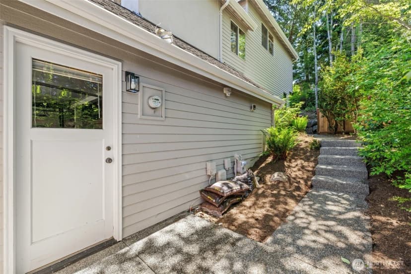 Property photo for 5628 168th Avenue Se, Bellevue photo 5