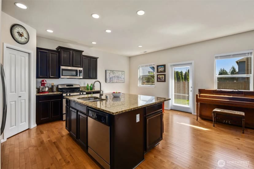 Property photo for 14217 4th Place W, Everett photo 14