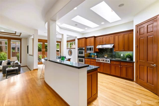 Property photo for 2728 206th Terrace Ne, Sammamish photo 4