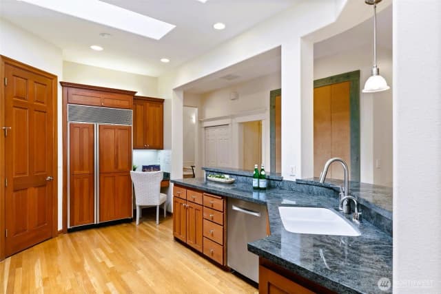 Property photo for 2728 206th Terrace Ne, Sammamish photo 5