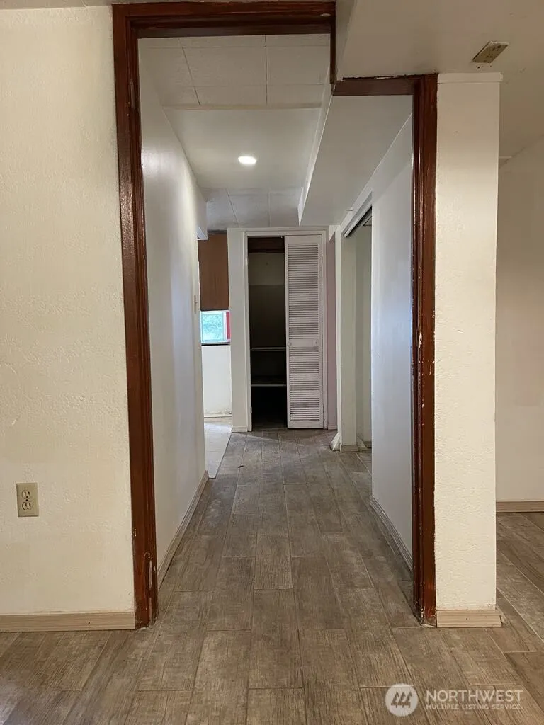 Property photo for 27 Sw 102 Street, Seattle photo 12