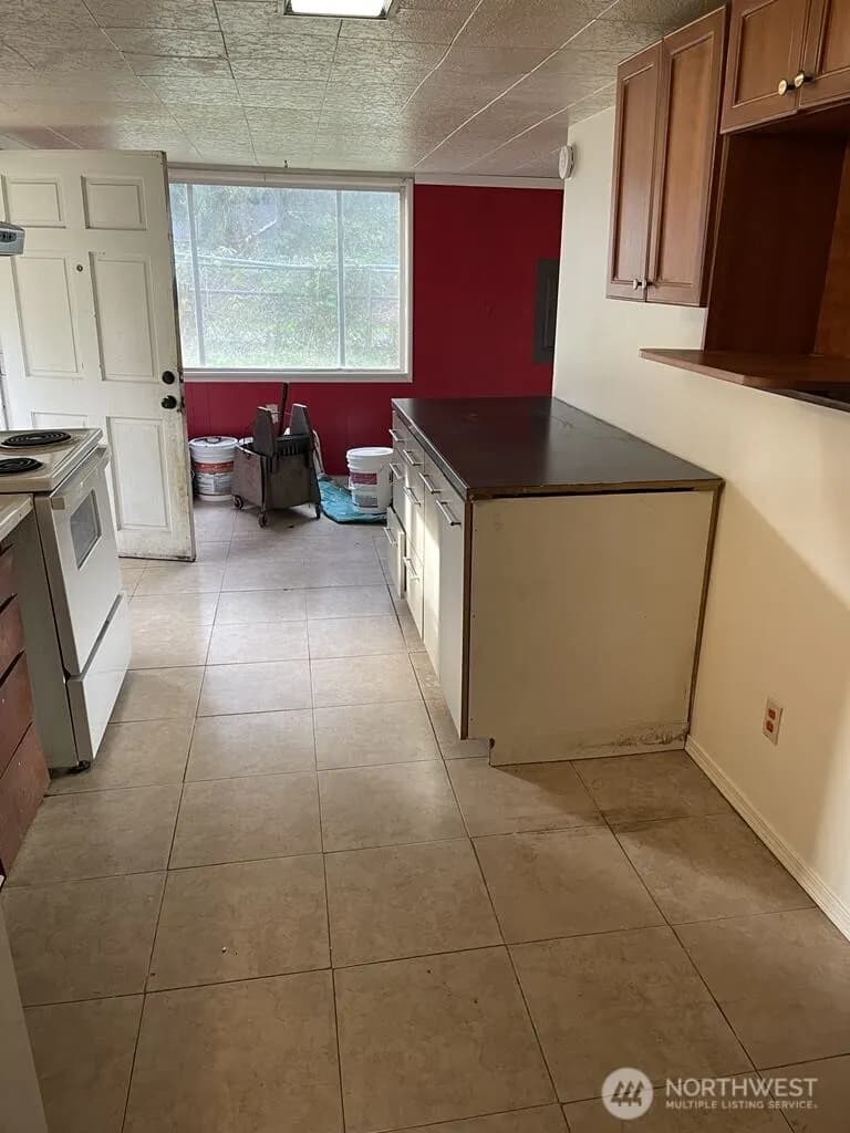 Property photo for 27 Sw 102 Street, Seattle photo 9