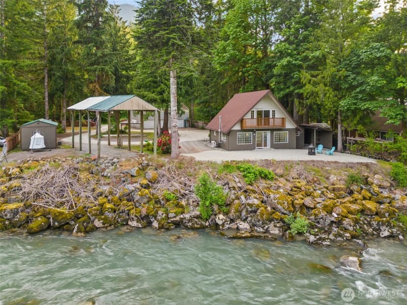 Property photo for 25921 Clear Creek Rd, Darrington photo 2