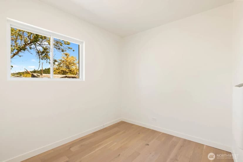 Property photo for 102 Nenant Street N, Bucoda photo 18