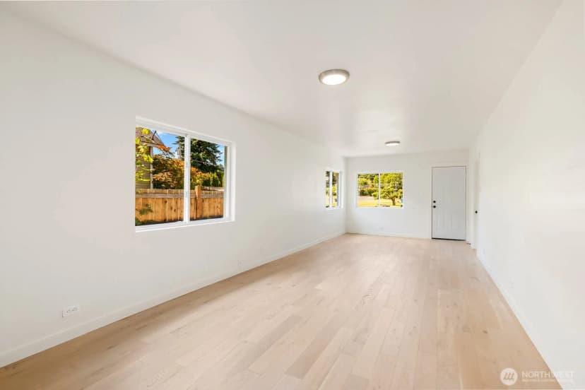 Property photo for 102 Nenant Street N, Bucoda photo 6