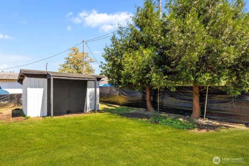 Property photo for 102 Nenant Street N, Bucoda photo 30