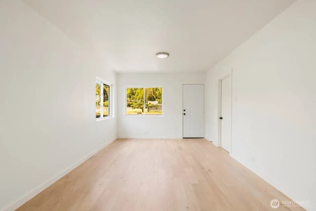 Property photo for 102 Nenant Street N, Bucoda photo 5
