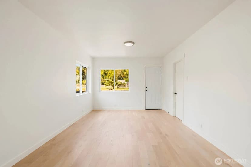 Property photo for 102 Nenant Street N, Bucoda photo 5