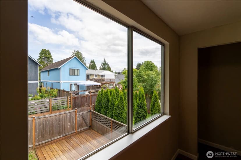 Property photo for 9528 Densmore Avenue N, Seattle photo 12