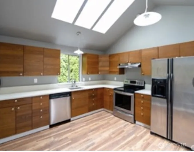 Property photo for 9528 Densmore Avenue N, Seattle photo 6