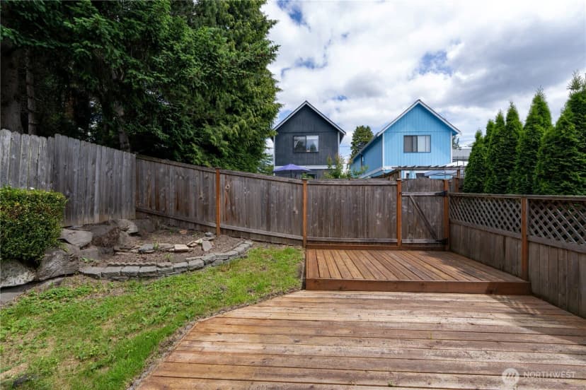 Property photo for 9528 Densmore Avenue N, Seattle photo 15
