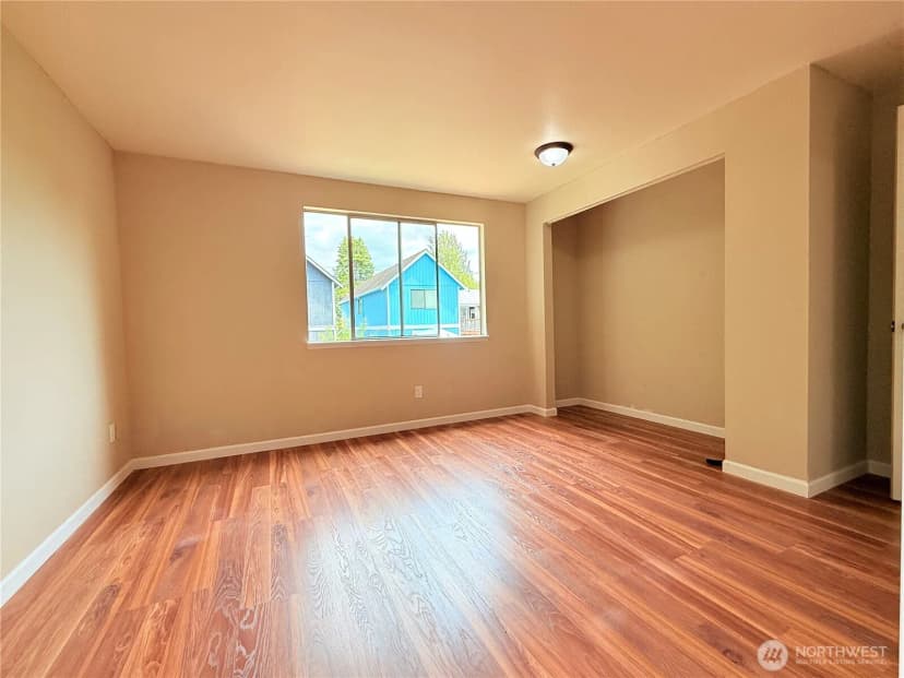 Property photo for 9528 Densmore Avenue N, Seattle photo 10