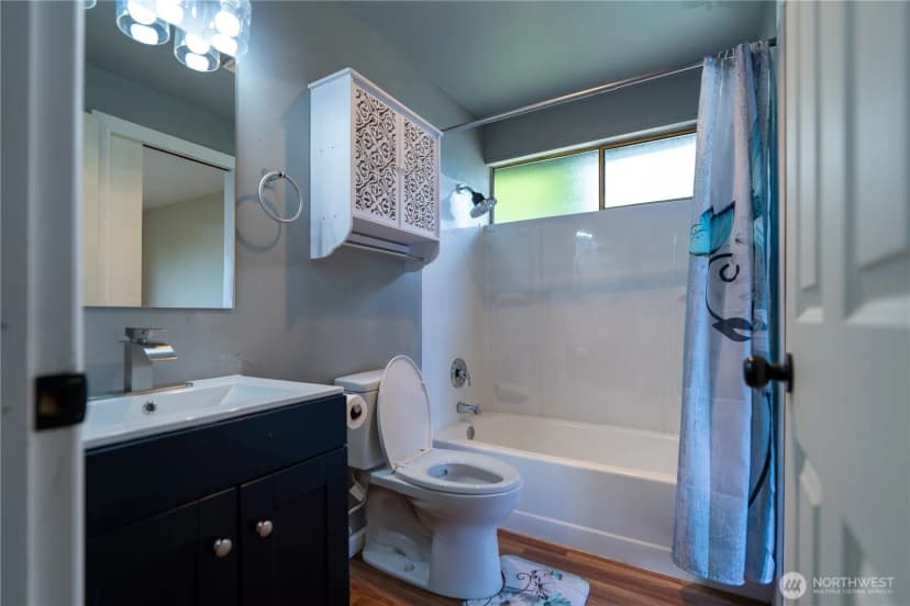 Property photo for 9528 Densmore Avenue N, Seattle photo 9