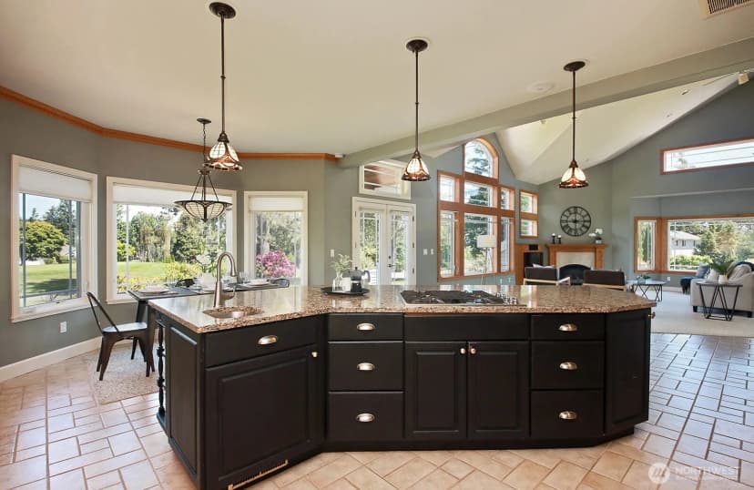 Property photo for 2391 Soundview Drive, Langley photo 8