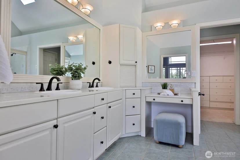 Property photo for 2391 Soundview Drive, Langley photo 18