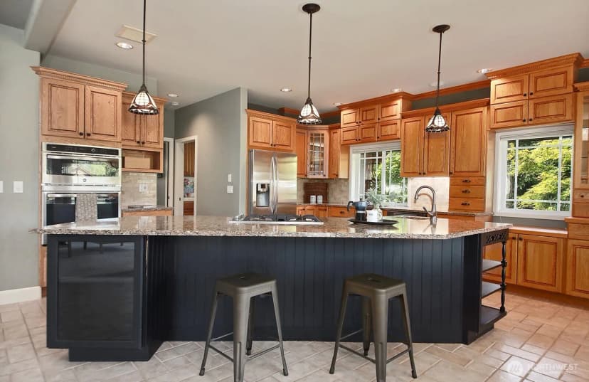 Property photo for 2391 Soundview Drive, Langley photo 9