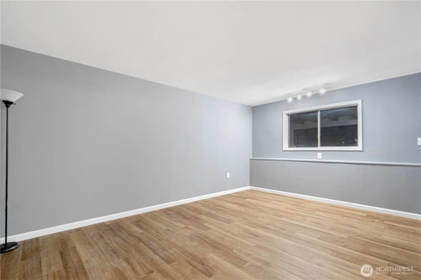 Property photo for 1026 E Guiberson Street, Kent photo 17