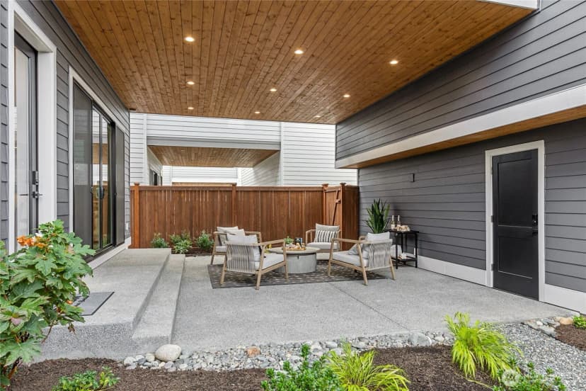 Property photo for 215 8th Avenue W, Kirkland photo 36
