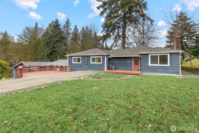 Property photo for 702 Dennis Street Se, Tumwater photo 2