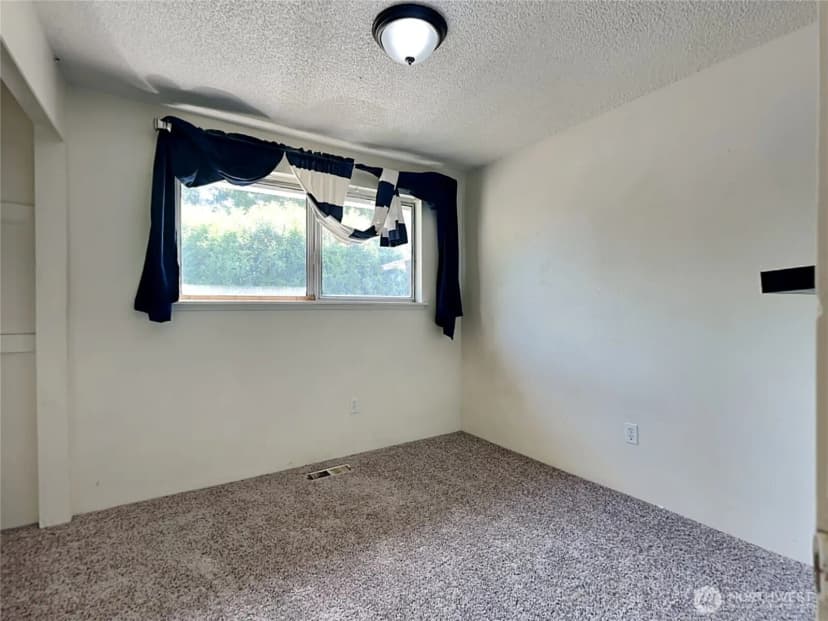 Property photo for 17103 15th Avenue E, Spanaway photo 16
