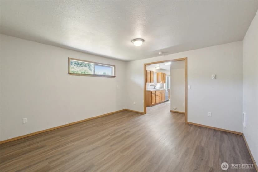 Property photo for 7115 239th Court E, Graham photo 24