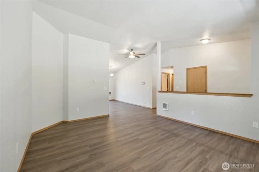 Property photo for 7115 239th Court E, Graham photo 9
