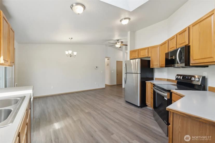Property photo for 7115 239th Court E, Graham photo 14