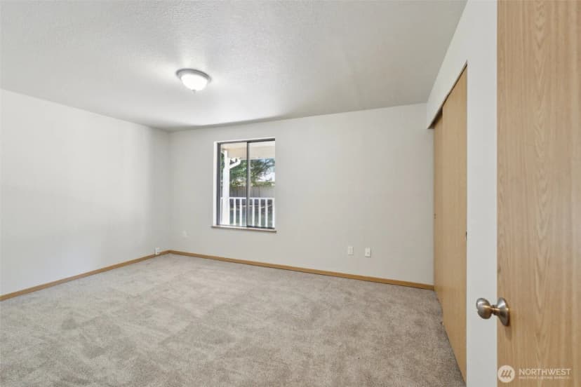 Property photo for 7115 239th Court E, Graham photo 17
