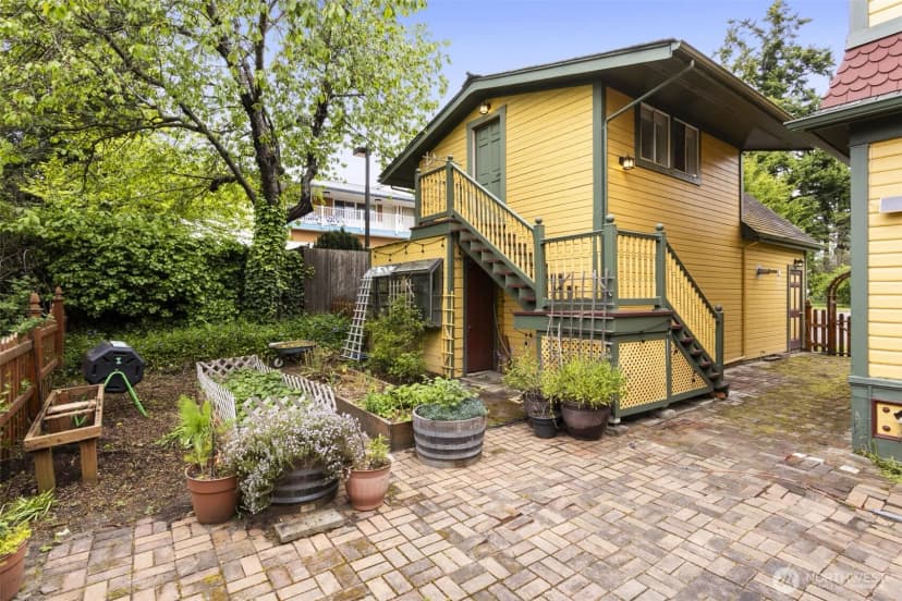 Property photo for 925 Wilson Street, Port Townsend photo 30