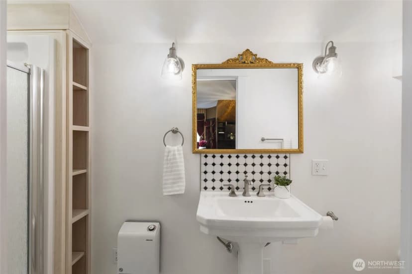 Property photo for 925 Wilson Street, Port Townsend photo 22