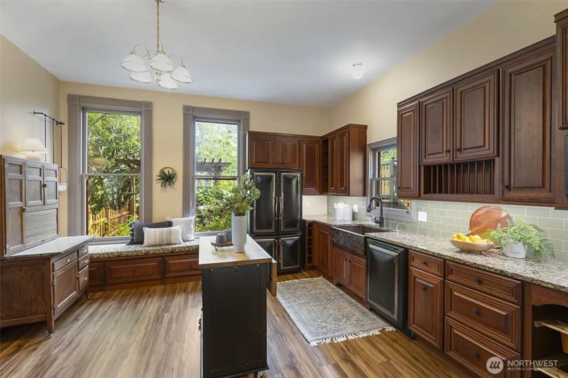 Property photo for 925 Wilson Street, Port Townsend photo 13