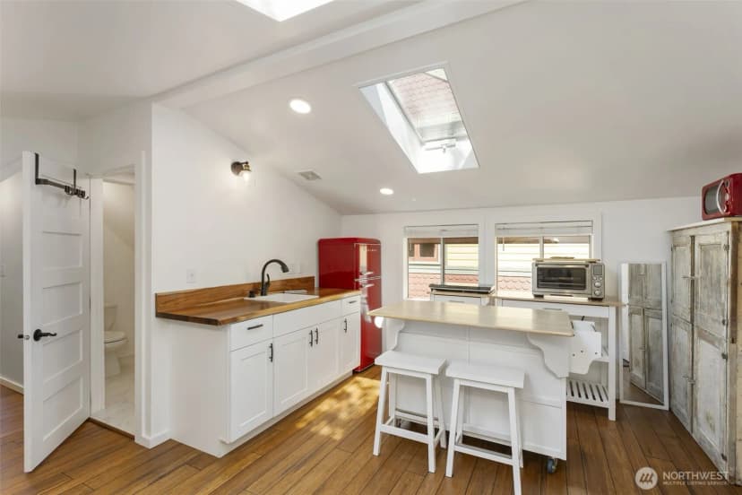 Property photo for 925 Wilson Street, Port Townsend photo 32