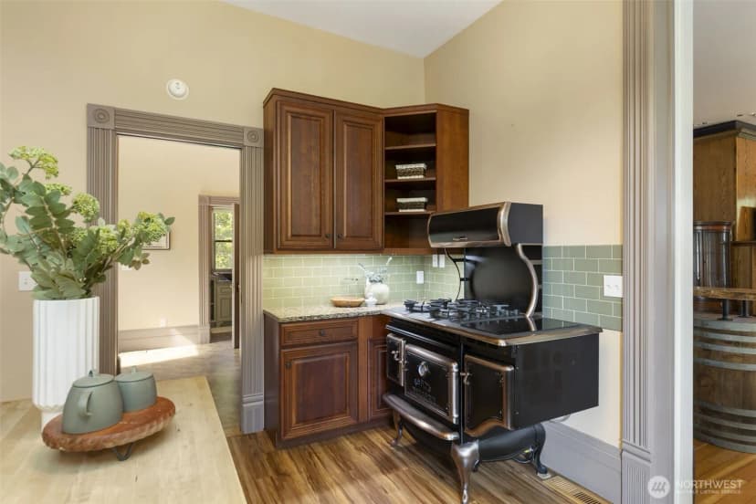 Property photo for 925 Wilson Street, Port Townsend photo 15