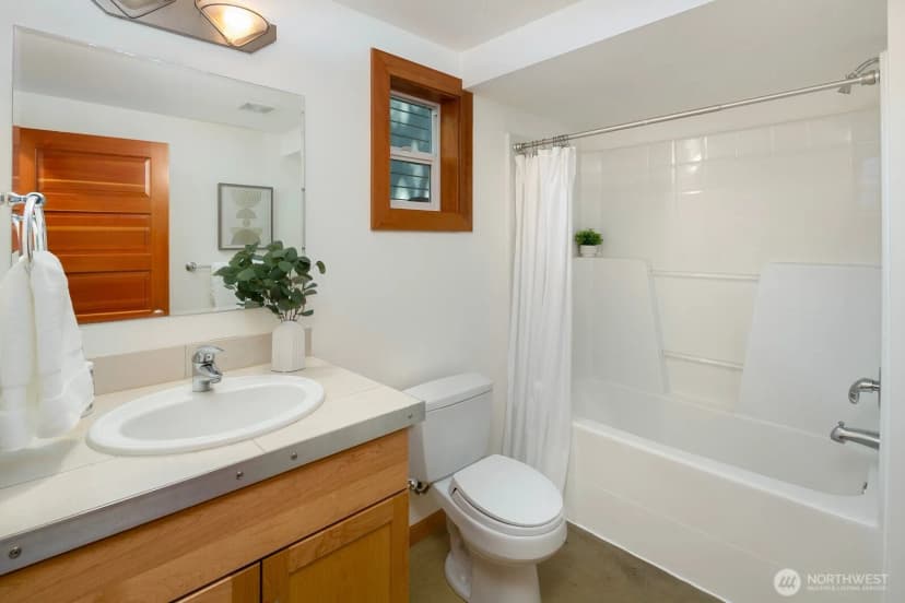 Property photo for 1414 25th Avenue #b, Seattle photo 16