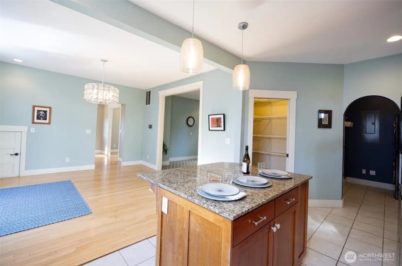 Property photo for 805 11th Street, Bellingham photo 14