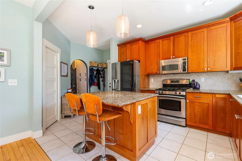 Property photo for 805 11th Street, Bellingham photo 5