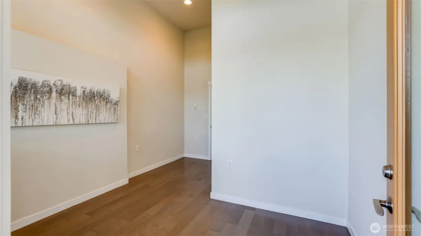 Property photo for 14528 35th Avenue Ne, Lake Forest Park photo 8